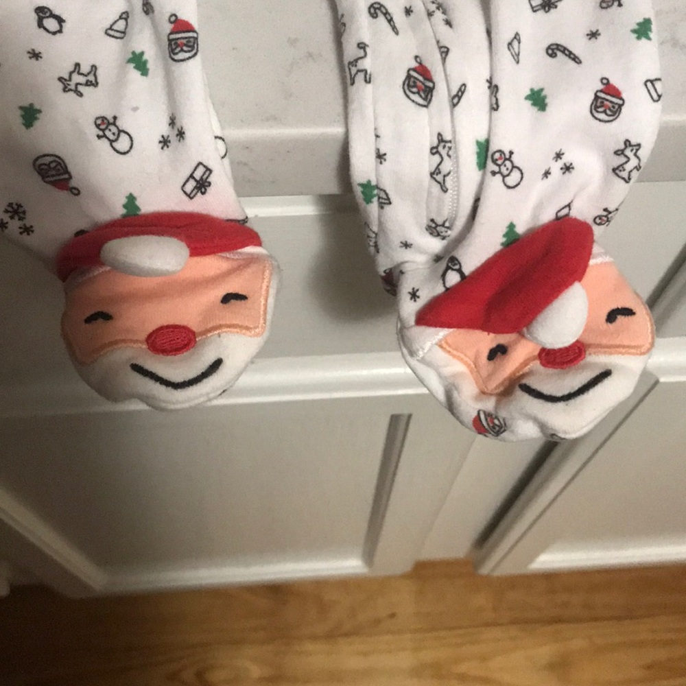 Santa pjs - Picture 5 of 7